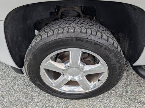 Used 2014 Chevrolet Suburban LS w/ All-Star Edition image 12