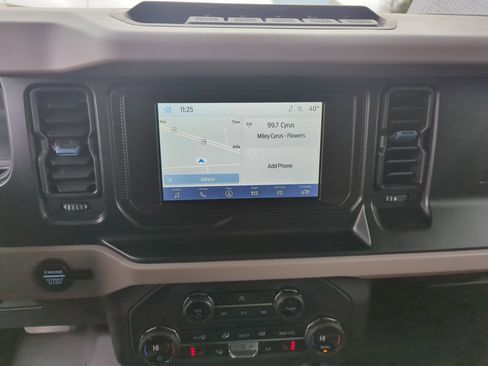 Used 2023 Ford Bronco Wildtrak image 29