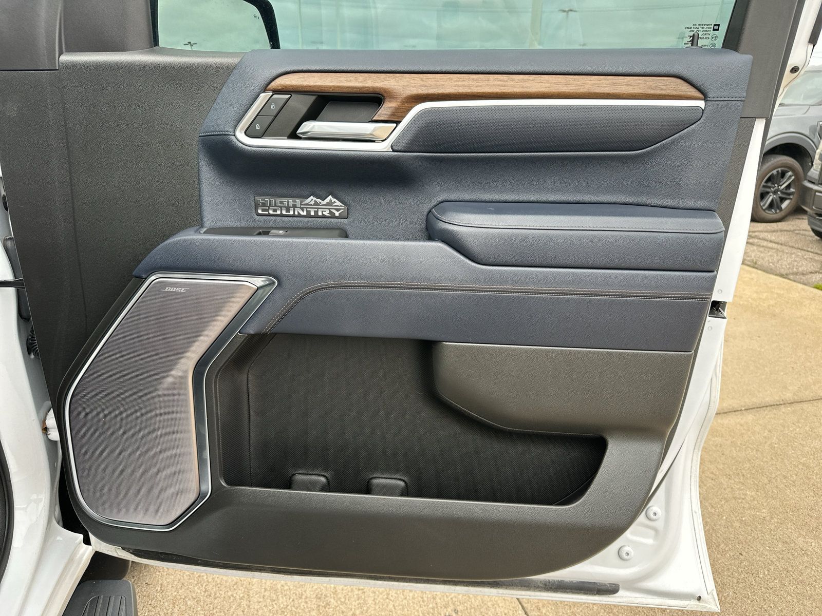 Used 2022 Chevrolet Silverado 1500 High Country w/ High Country Premium Package AWD/4WD image 36
