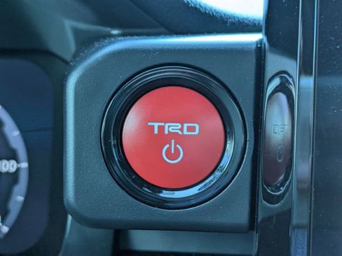 Used 2025 Toyota Tacoma TRD Pro AWD/4WD image 32