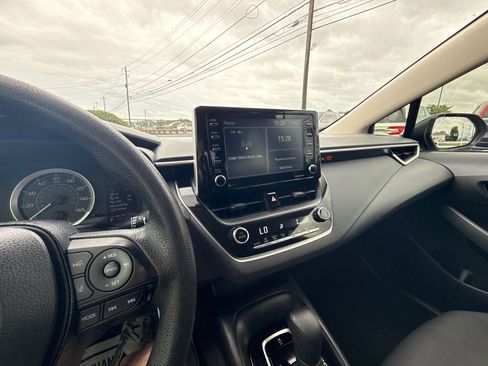 Used 2021 Toyota Corolla LE FWD image 28