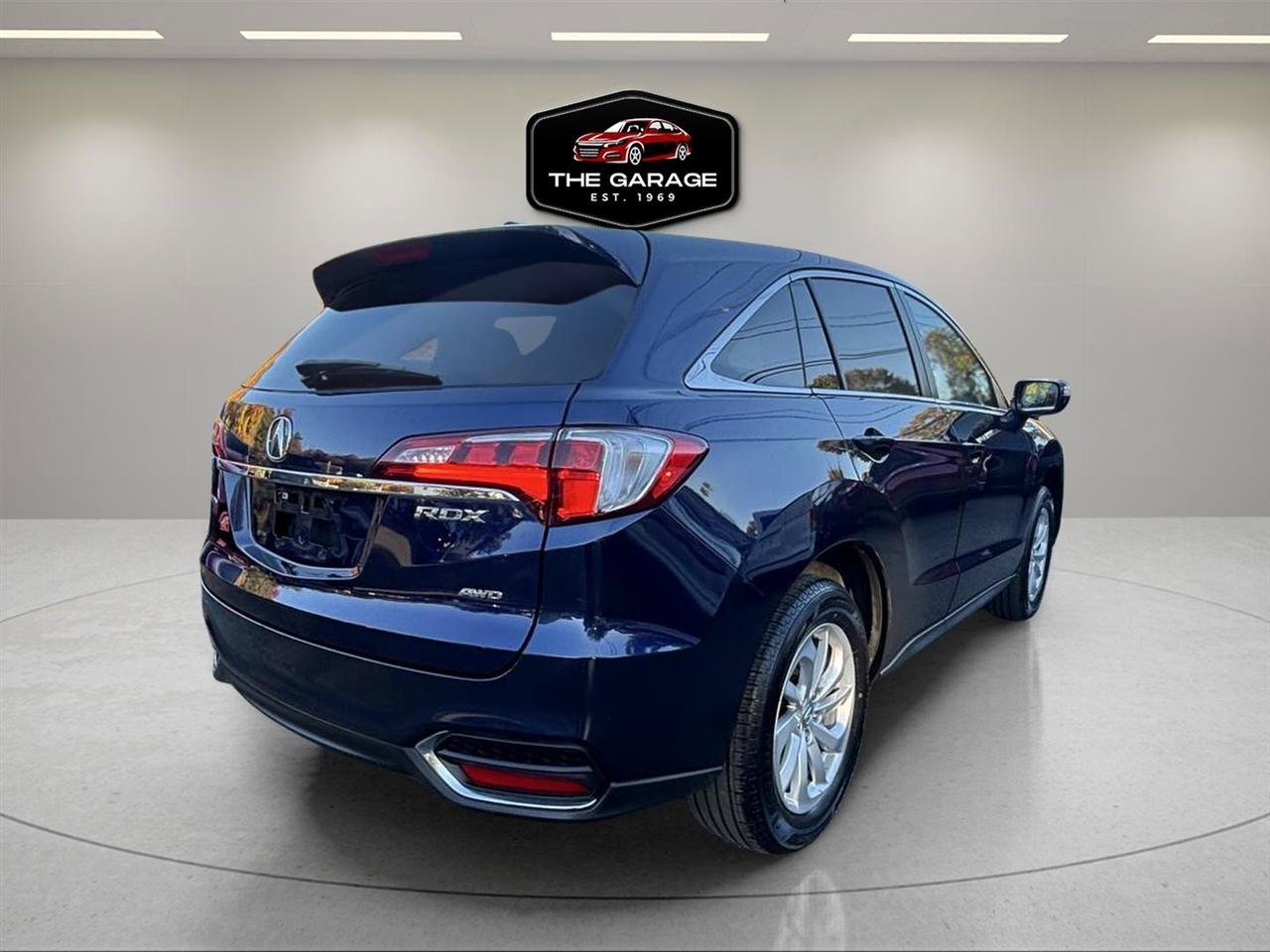 Used 2018 Acura RDX w/ Tech & AcuraWatch Plus Pack AWD/4WD image 5