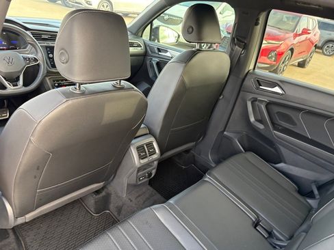 Used 2024 Volkswagen Tiguan SE R-Line image 34