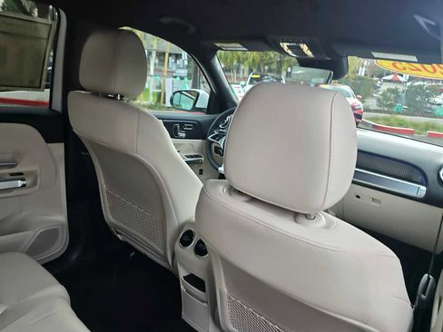 Used 2025 Mercedes-Benz GLB 250 GLB 250 image 14