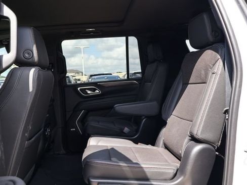 Used 2024 Chevrolet Suburban High Country w/ Premium Package 2 RWD image 7