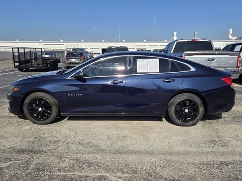 Used 2018 Chevrolet Malibu LT w/ Leather Package image 4