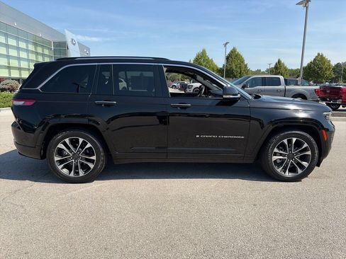 Used 2022 Jeep Grand Cherokee Overland AWD/4WD image 8
