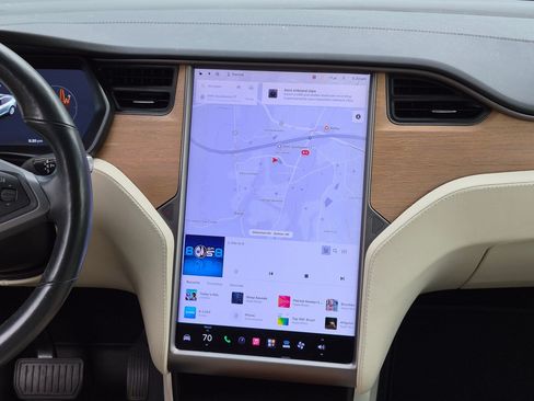 Used 2020 Tesla Model X Long Range AWD/4WD image 18