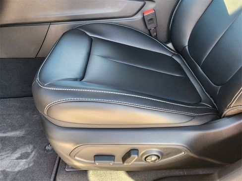 New 2025 Jeep Grand Cherokee Limited w/ Black Appearance Package image 17