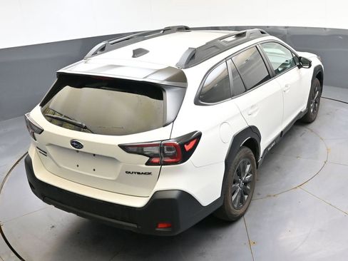 Certified 2025 Subaru Outback Onyx Edition AWD/4WD image 40