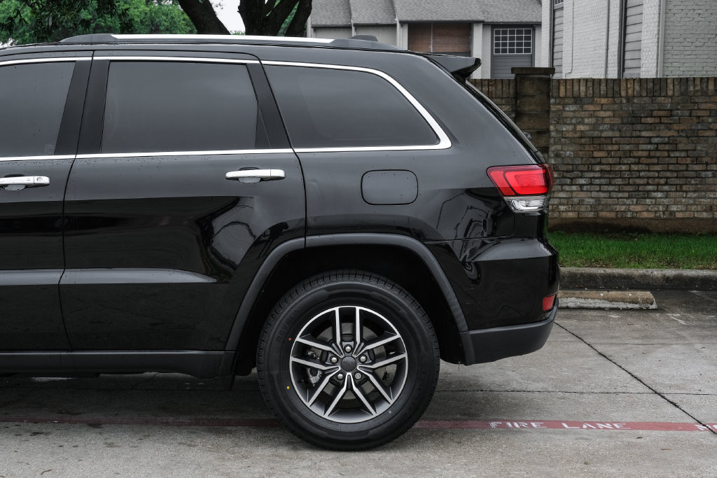 Used 2022 Jeep Grand Cherokee Limited w/ Tech Group RWD image 23