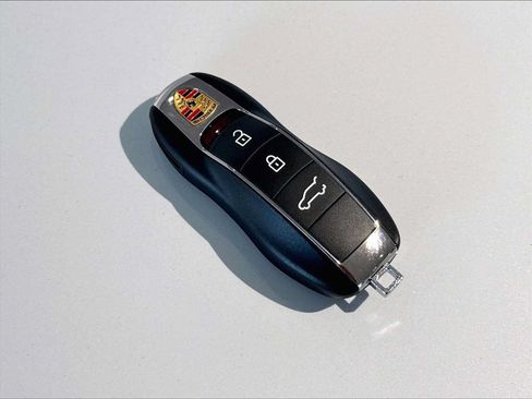 Used 2026 Porsche Macan Turbo AWD/4WD image 35