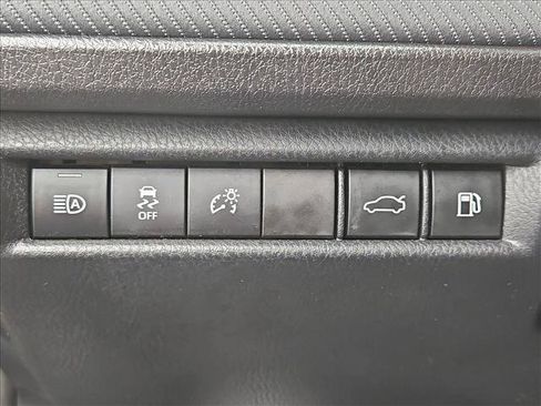 Used 2025 Toyota Camry SE FWD image 16