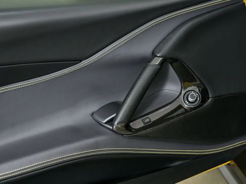 Used 2019 Ferrari 812 Superfast RWD image 19