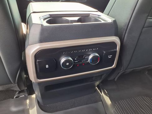 Used 2024 Ford Expedition Limited RWD image 15