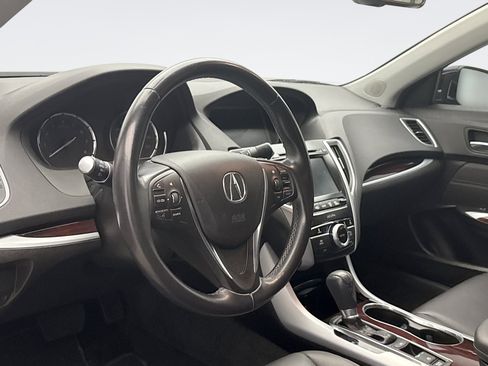 Used 2017 Acura TLX FWD image 7