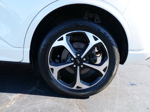 Used 2024 Ford Escape ST-Line Select w/ Tech Pack #2 image 12