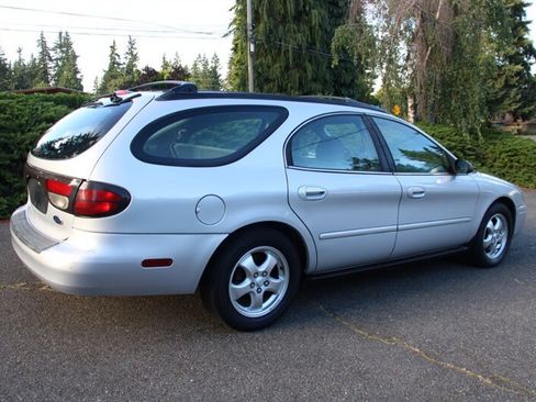 Used 2005 Ford Taurus SE FWD image 3