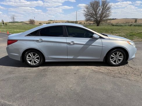 Used 2013 Hyundai Sonata GLS FWD image 4