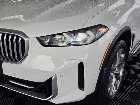Used 2025 BMW X5 xDrive50e image 10