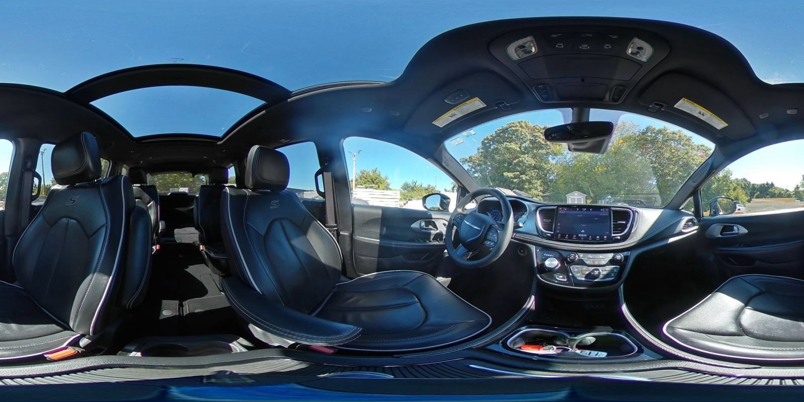 Used 2025 Chrysler Pacifica Limited FWD image 46
