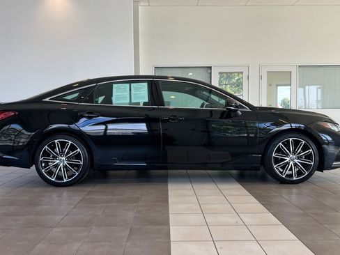 Certified 2019 Toyota Avalon Touring image 3