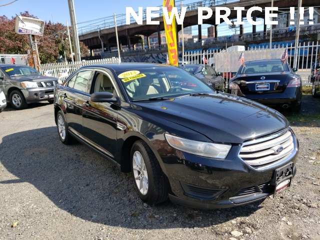 Used 2013 Ford Taurus SE FWD image 1