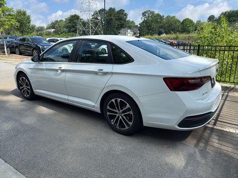 Used 2023 Volkswagen Jetta Sport FWD image 2