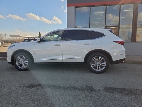 Used 2023 Acura MDX SH-AWD image 2