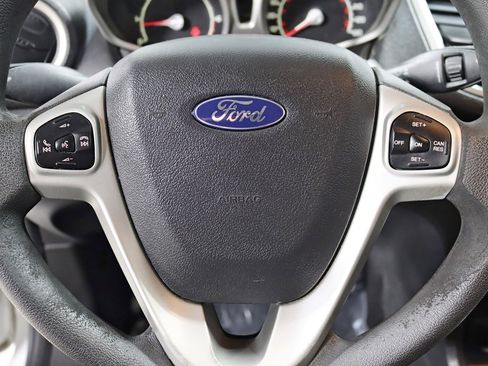 Used 2013 Ford Fiesta SE image 15