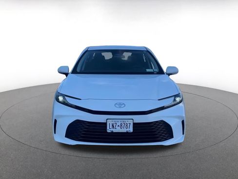 Used 2025 Toyota Camry LE image 4