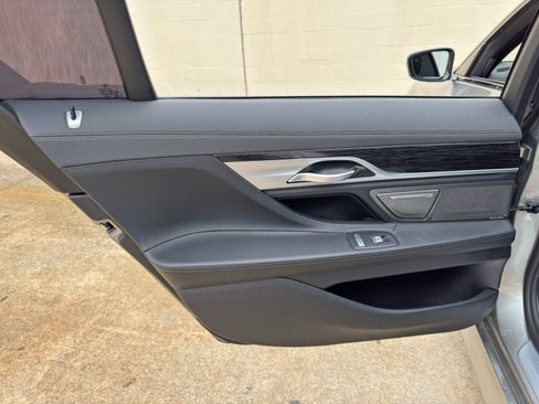 Used 2022 BMW 740i w/ M Sport Package RWD image 48