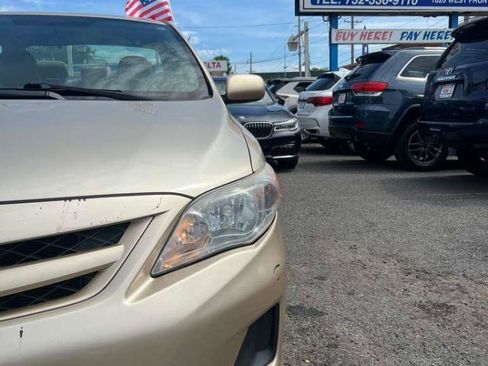 Used 2012 Toyota Corolla LE FWD image 4
