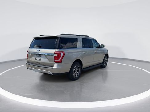 Used 2018 Ford Expedition Max XLT w/ Equipment Group 201A AWD/4WD image 6