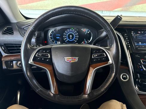 Used 2020 Cadillac Escalade ESV Luxury RWD image 13