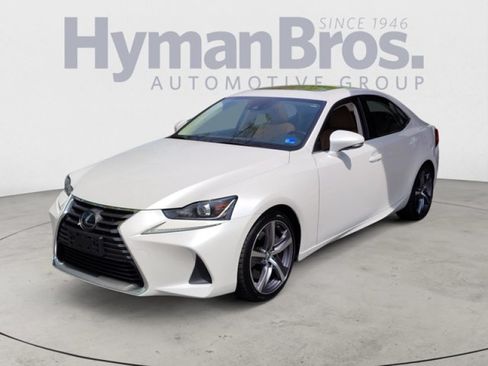 Used 2018 Lexus IS 300 AWD w/ Comfort Package image 7