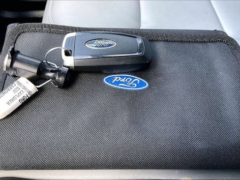 Used 2021 Ford Explorer XLT w/ Equipment Group 202A RWD image 11