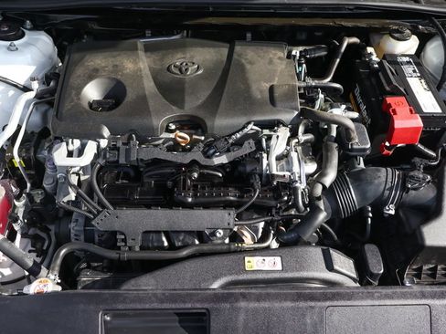 Used 2020 Toyota Camry SE FWD image 13