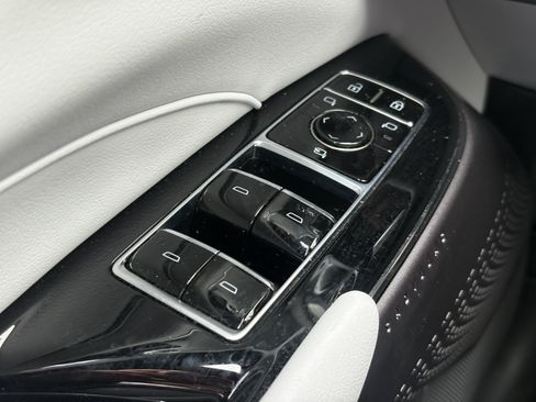 Used 2024 Cadillac Lyriq Sport AWD/4WD image 29