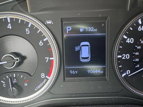 Used 2019 Hyundai Santa Fe SE FWD image 2