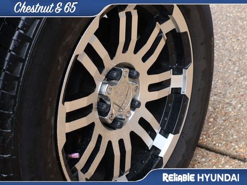 Used 2023 Jeep Grand Cherokee Laredo X image 39