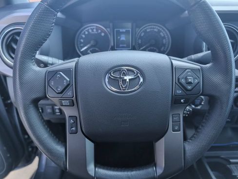 Used 2021 Toyota Tacoma TRD Off-Road w/ TRD Premium Off Road Package AWD/4WD image 16