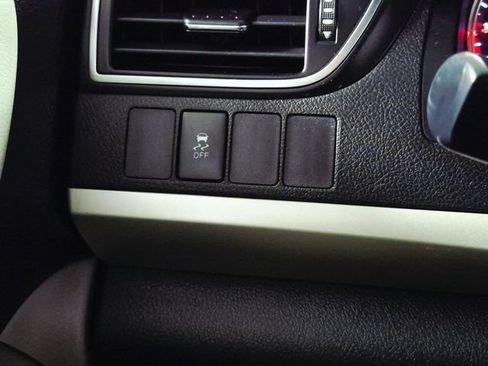 Used 2015 Toyota Camry SE FWD image 18