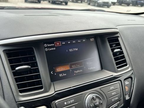Used 2019 Nissan Pathfinder SV AWD/4WD image 20
