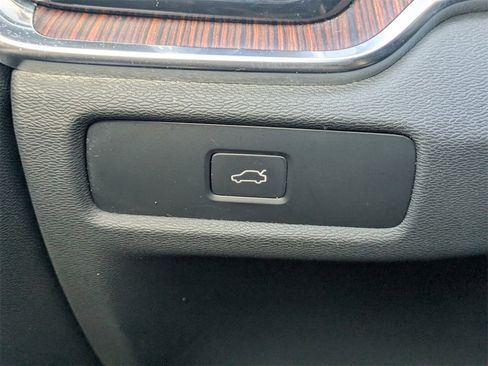 Used 2024 Volvo S60 B5 Plus image 29