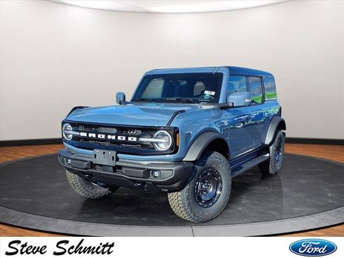 New 2025 Ford Bronco Outer Banks w/ Sasquatch Package image 1