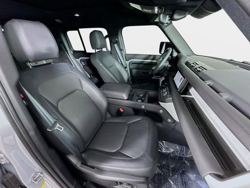 Used 2024 Land Rover Defender 110 X-Dynamic SE image 30