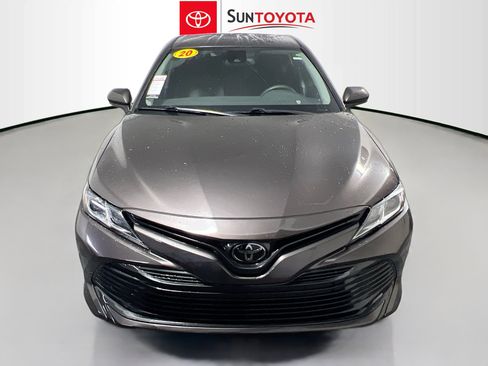 Used 2020 Toyota Camry LE FWD image 10