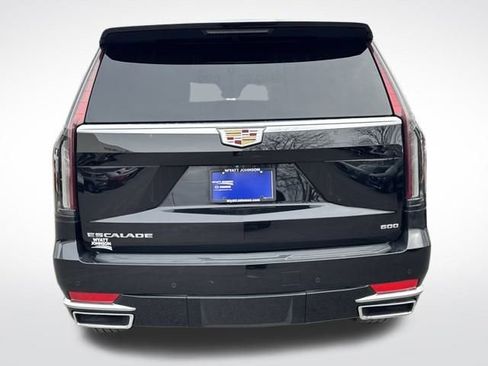 Used 2022 Cadillac Escalade Premium Luxury image 4