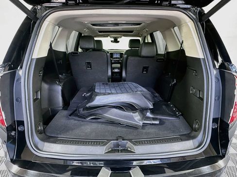 Used 2023 GMC Acadia Denali w/ Denali Ultimate Package FWD image 26